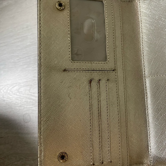 Tory Burch - Tan Leather Wallet with Gold Emblem USED - Picture 4 of 8